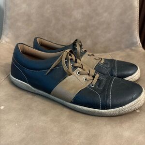 Vionic black comfortable lace up sneaker shoes size 9